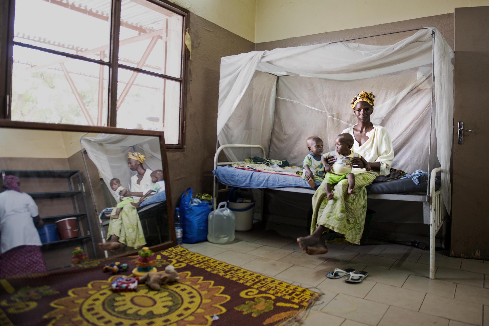 Fotografía de madre con sus hijos