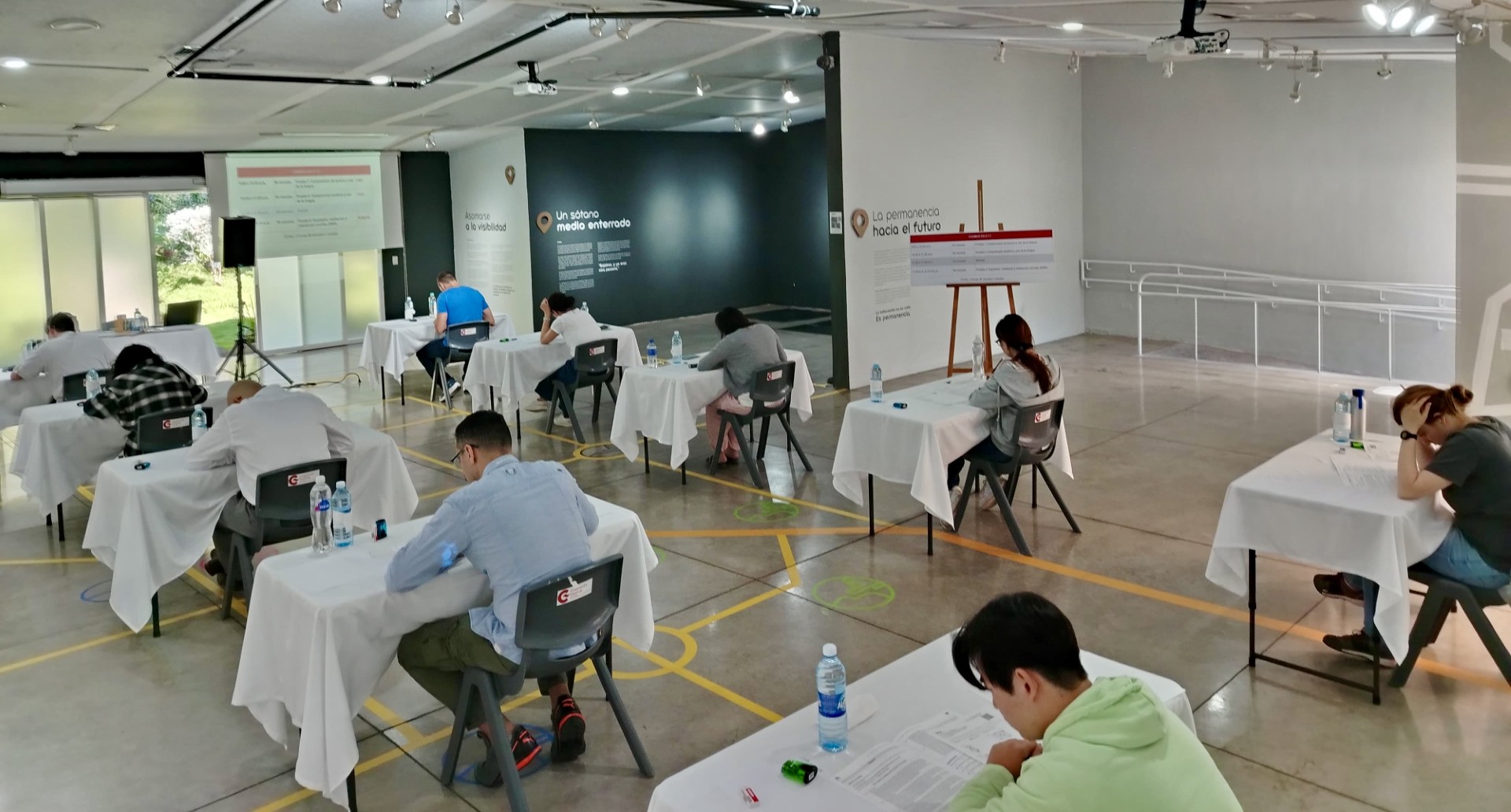 Una sala de examen de los DELE en el Centro Cultural de España en El Salvador (CCESV)